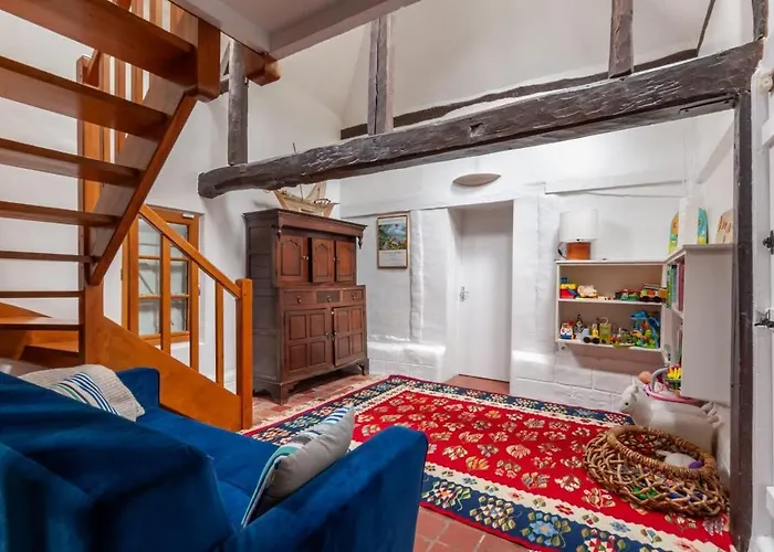 Holiday home Fleurs De Mai Heated Pool Playgrounds View